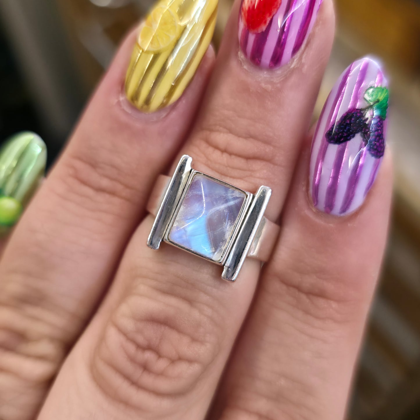 Sterling Silver Vintage Rectangular Sugarloaf Cut Labradorite / Moonstone Ring