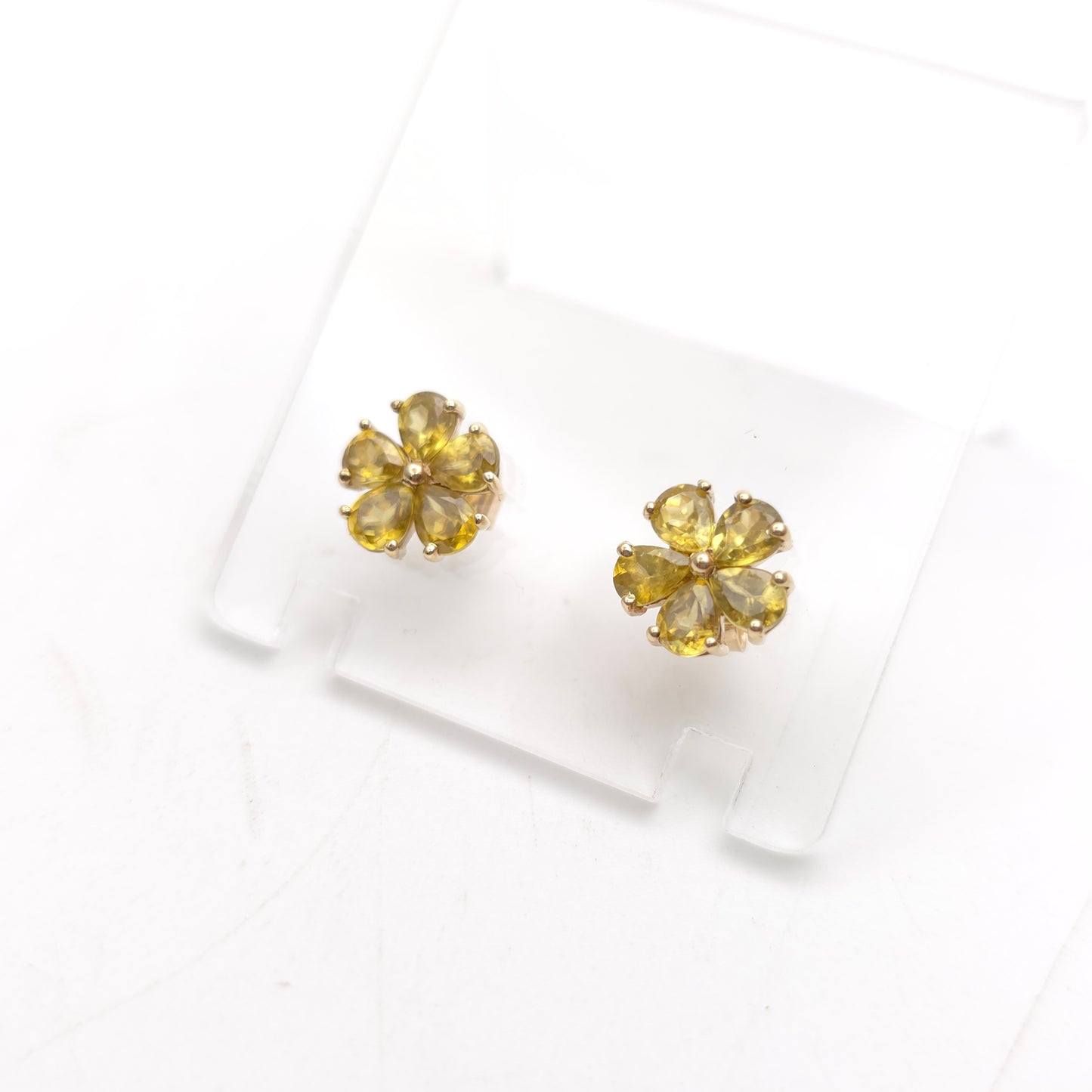 9ct Yellow Gold Pear Cut Peridot Flower Floral Cluster Stud Earrings