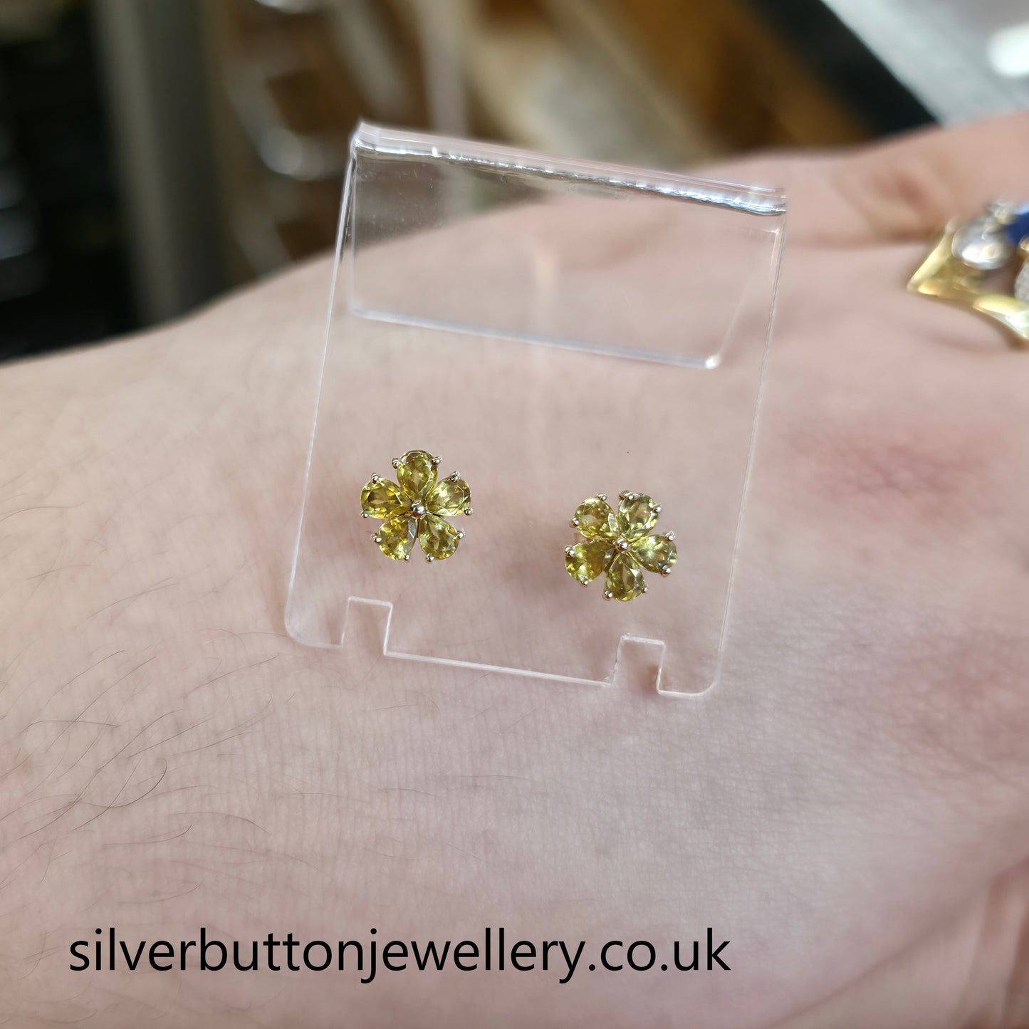 9ct Yellow Gold Pear Cut Peridot Flower Floral Cluster Stud Earrings
