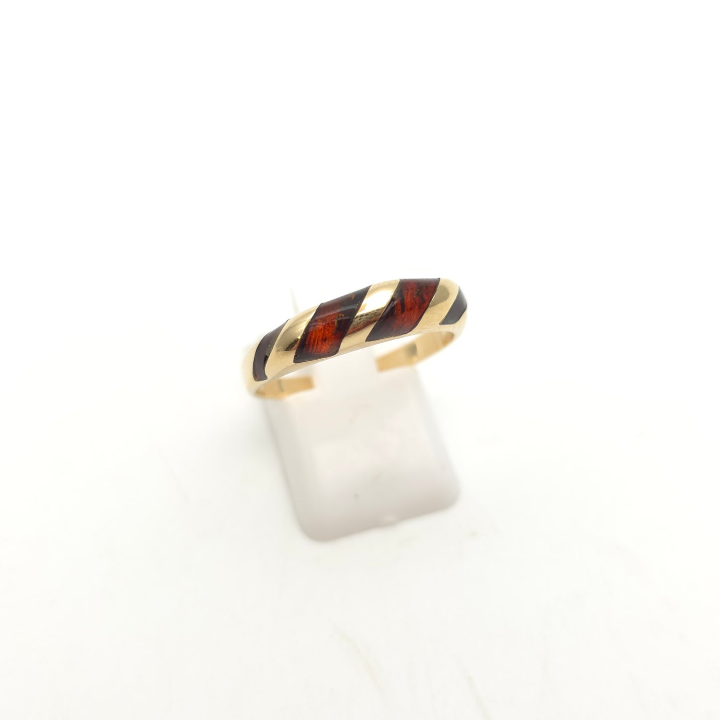 14ct Yellow Gold Striped Amber Set Bombe Band Ring