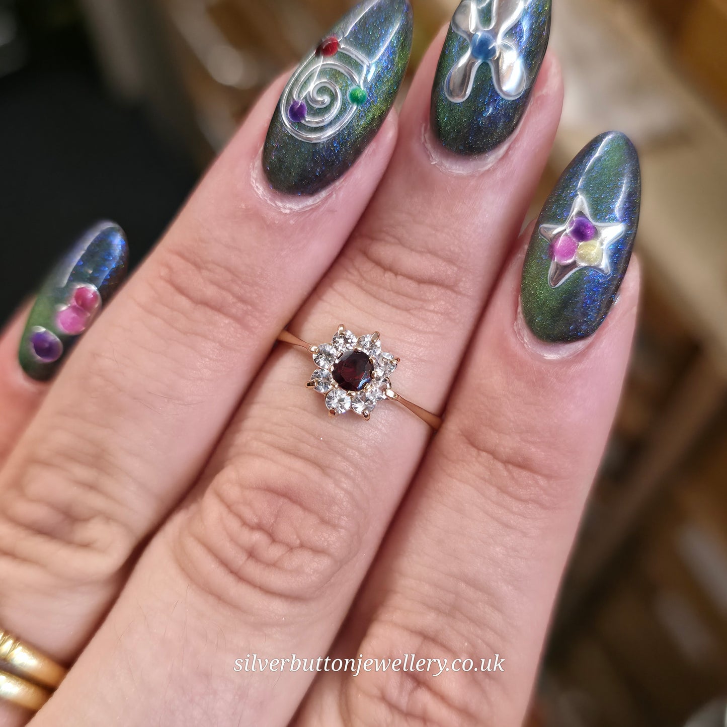 9ct Yellow Gold Traditional Round Cut Garnet And While Stone Cluster Ring