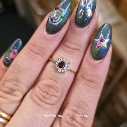 9ct Yellow Gold Traditional Round Cut Garnet And While Stone Cluster Ring