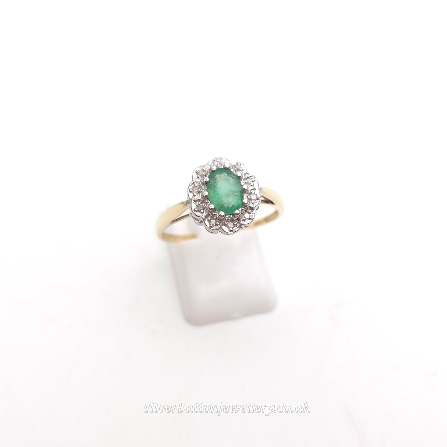9ct Yellow Gold Vintage Oval Cut Emerald And Illusion Set Diamond Cluster Ring