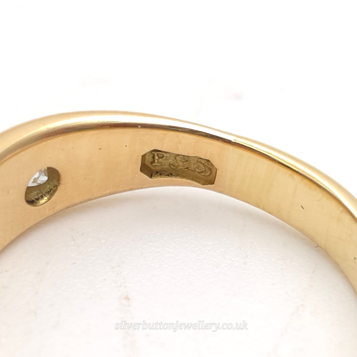 18ct Yellow Gold Antique Three Diamond Trilogy Star Set Gypsy Style Ring