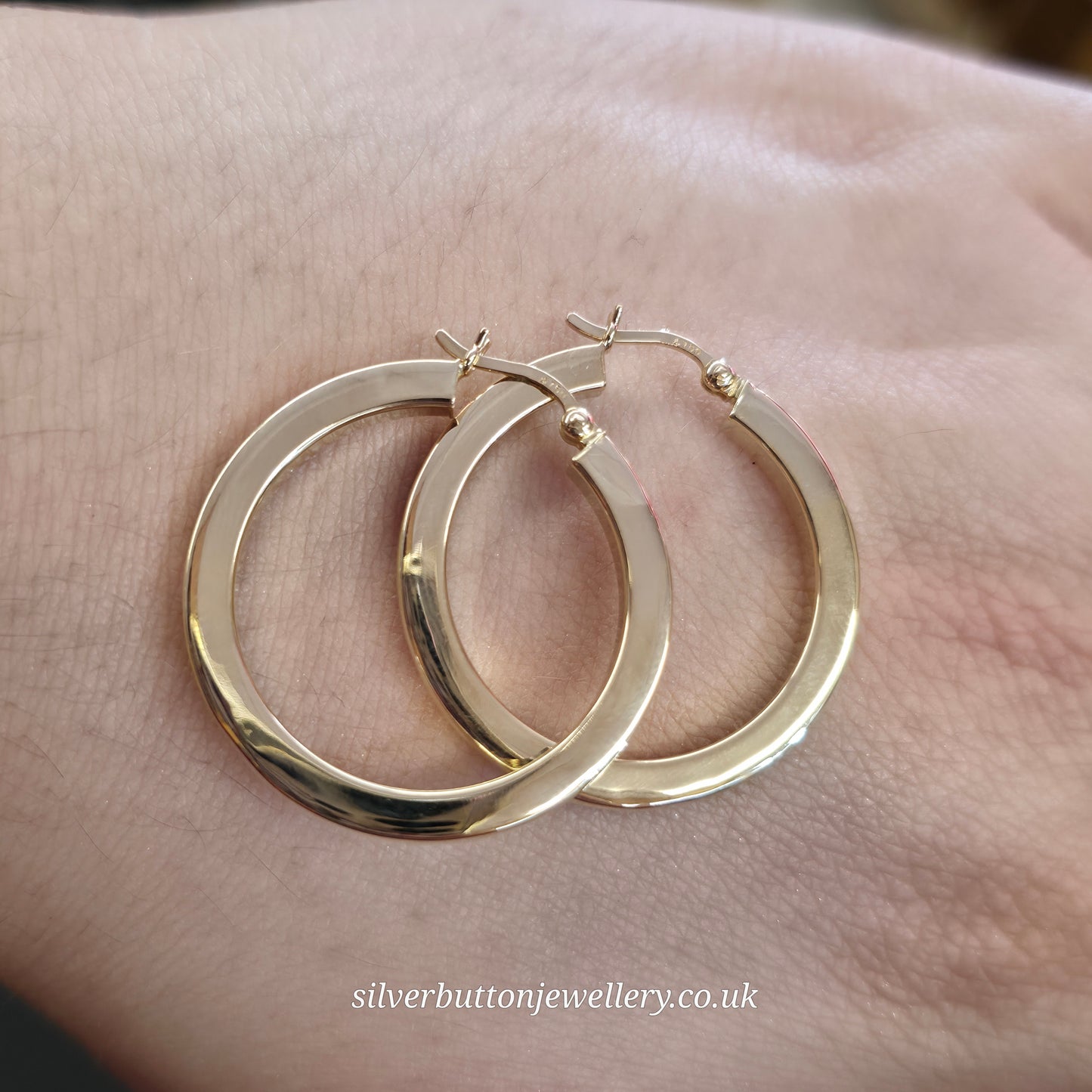 18ct Yellow Gold Vintage Hollow Chunky Hoop Earrings (AF)