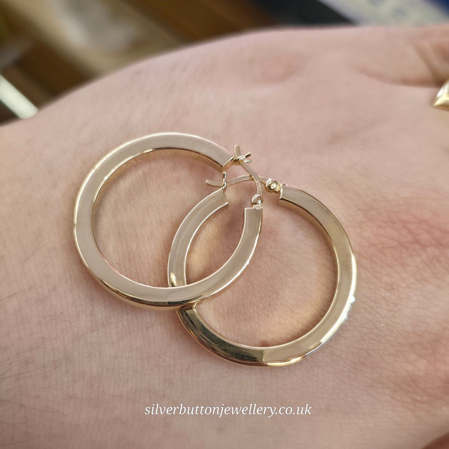 18ct Yellow Gold Vintage Hollow Chunky Hoop Earrings (AF)