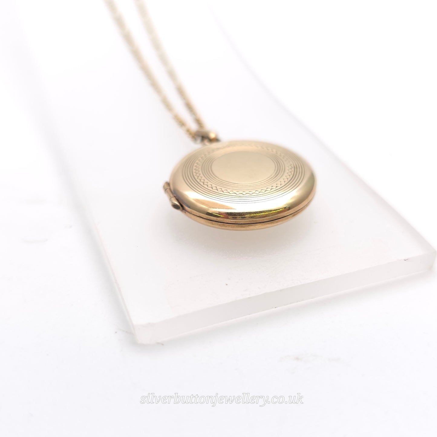 9ct Yellow Gold Vintage Round Engraved Locket On Figaro Chain 16"