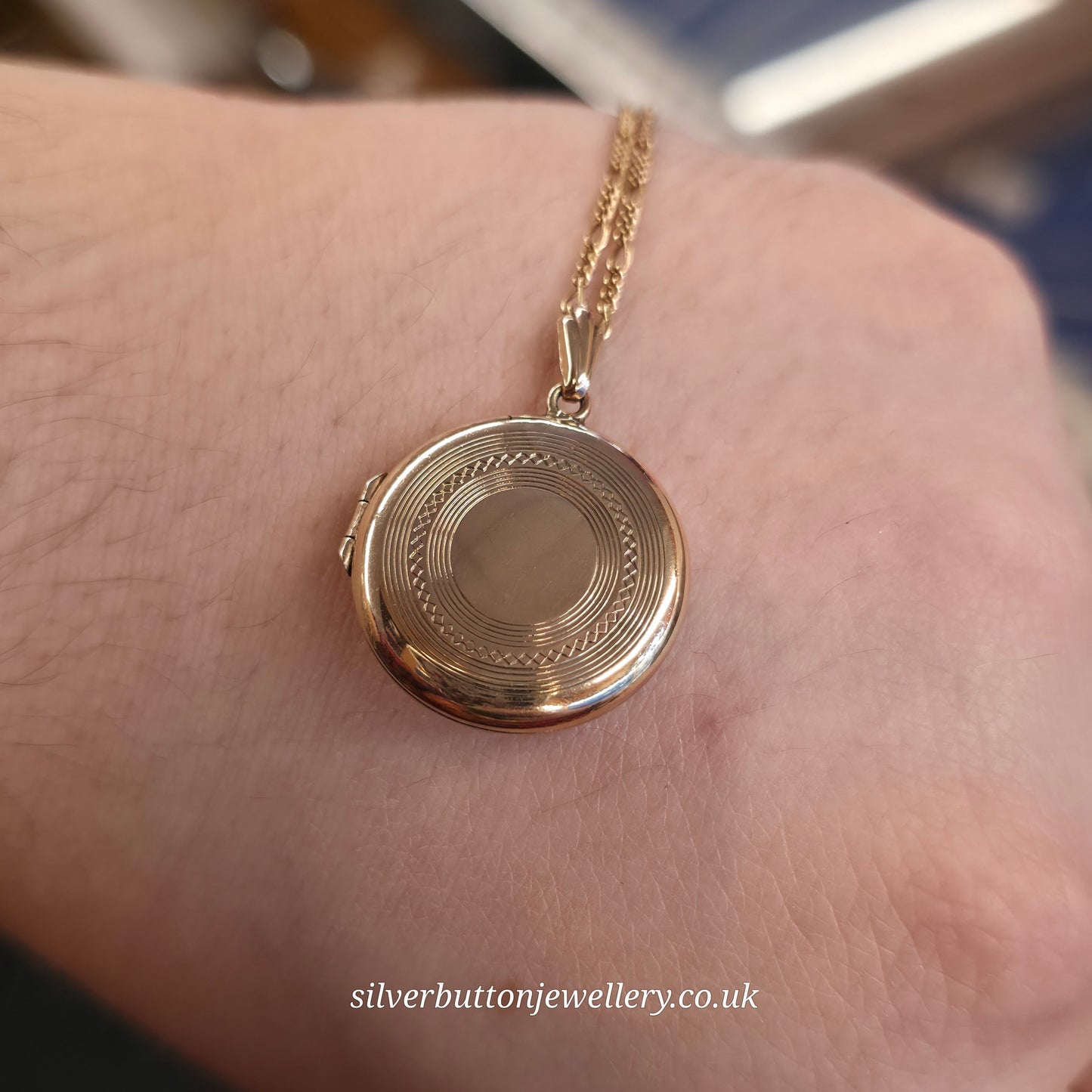 9ct Yellow Gold Vintage Round Engraved Locket On Figaro Chain 16"