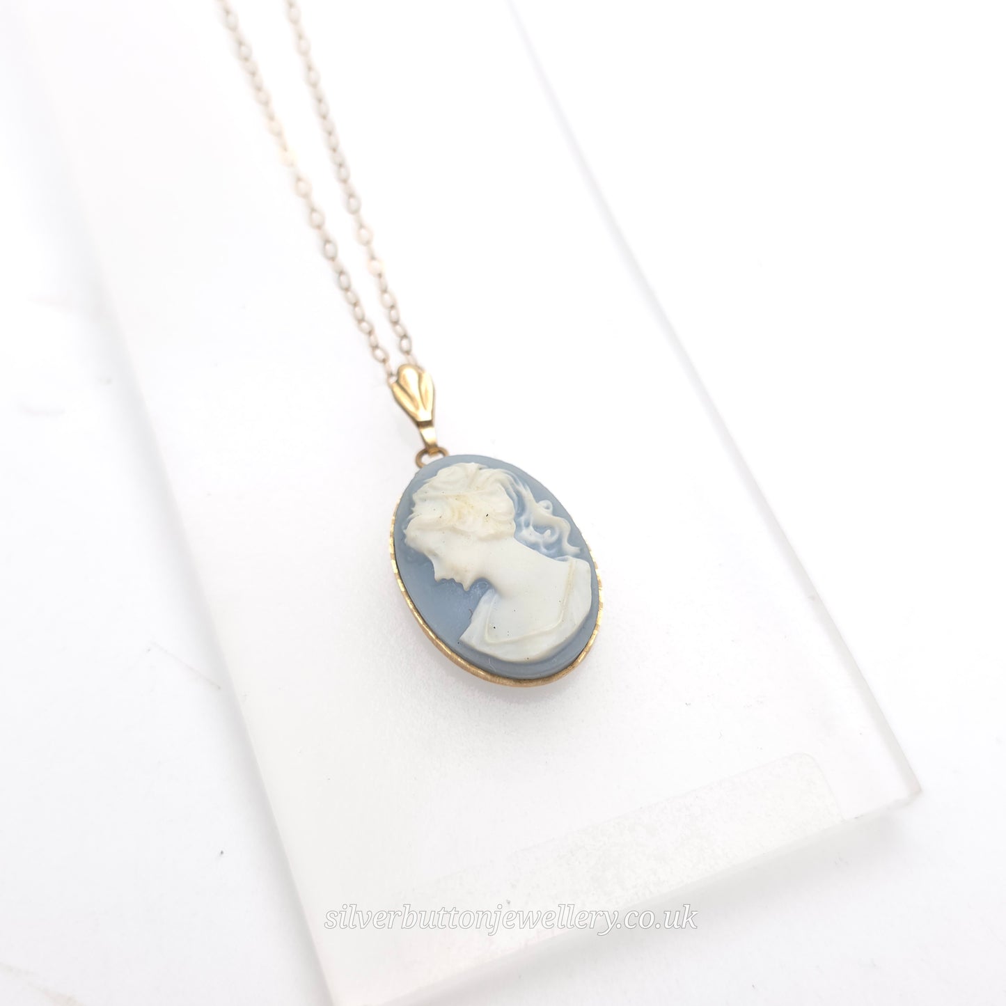 9ct Yellow Gold Vintage Blue And White Oval Wedgewood Panel Necklace