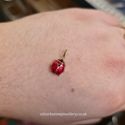 9ct Yellow Gold Hollow Red & Black Enamelled Ladybird / Ladybug Charm / Pendant