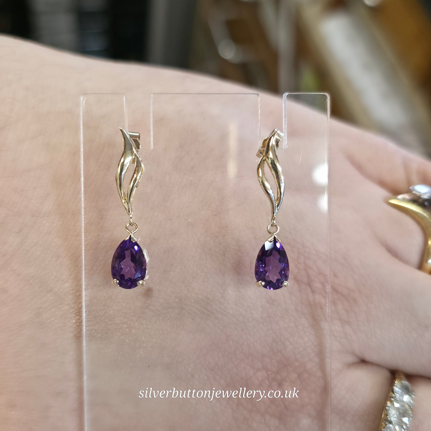 9ct Yellow Gold Vintage Pear Cut Amethyst Double Wave Drop Earrings