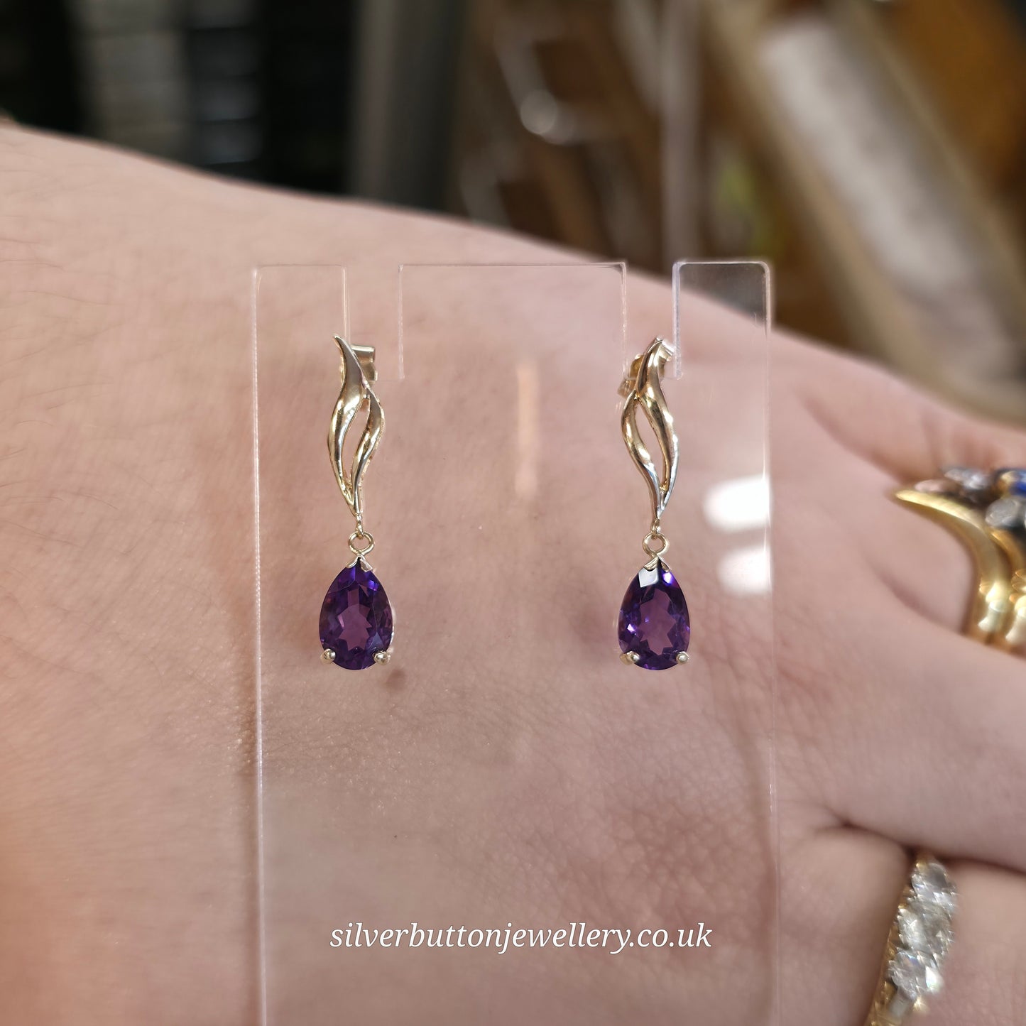 9ct Yellow Gold Vintage Pear Cut Amethyst Double Wave Drop Earrings