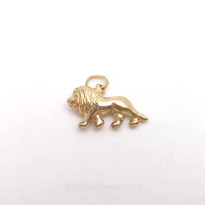 9ct Yellow Gold Vintage Hollow Lion Charm / Pendant Piece
