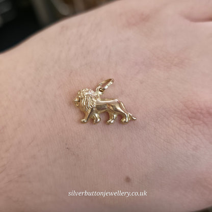 9ct Yellow Gold Vintage Hollow Lion Charm / Pendant Piece