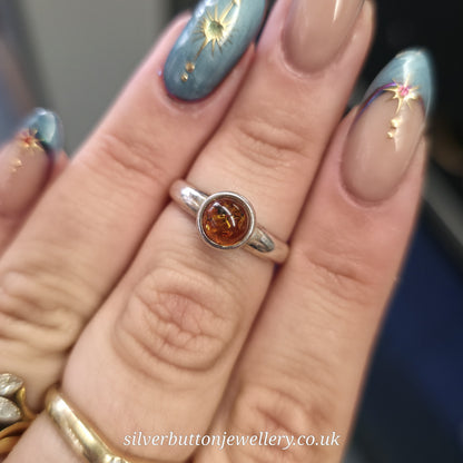 Sterling Silver Vintage Round Cabochon Bezel Set Amber Solitaire Ring