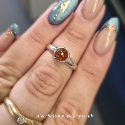 Sterling Silver Vintage Round Cabochon Bezel Set Amber Solitaire Ring
