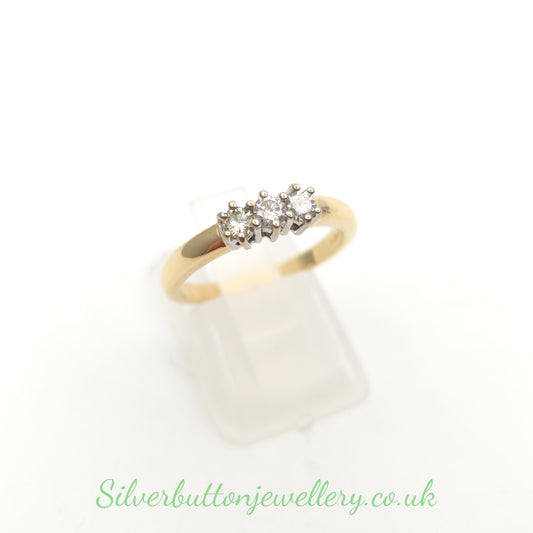 18ct Yellow Gold Vintage Round Cut Diamond Three Stone Trilogy Band Ring