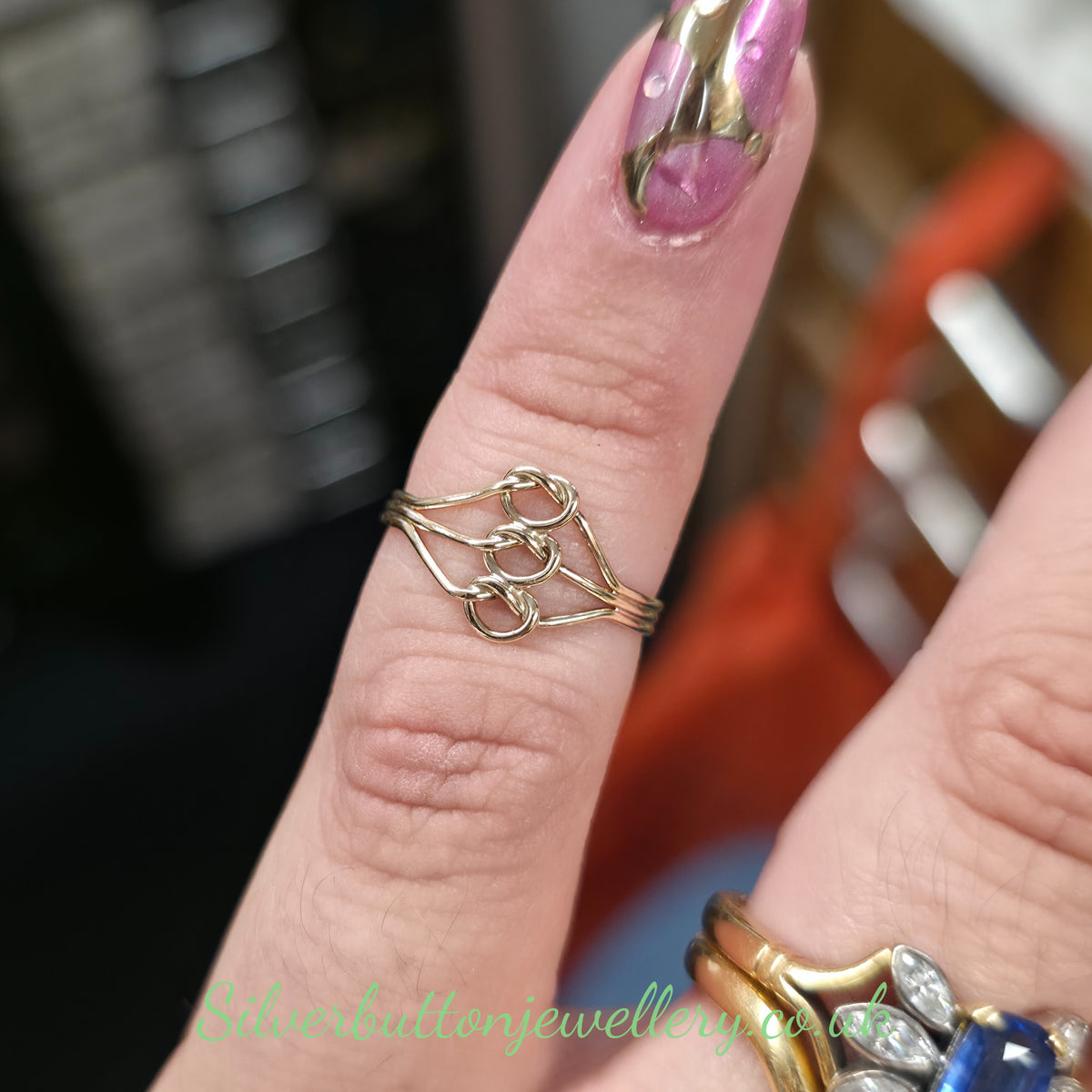9ct Yellow Gold Small Lightweight Vintage Wirework Triple Overhand Knot Ring