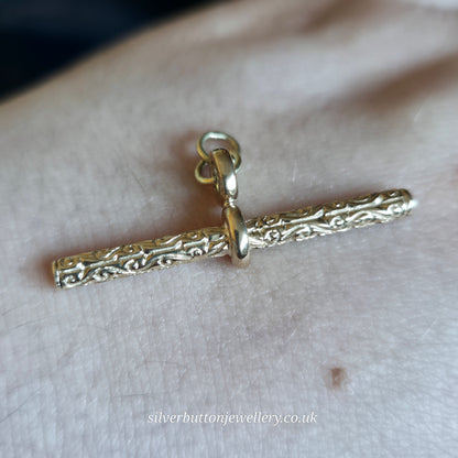 9ct Yellow Gold Vintage Swirly Engraved Patterned T-Bar Pendant Piece