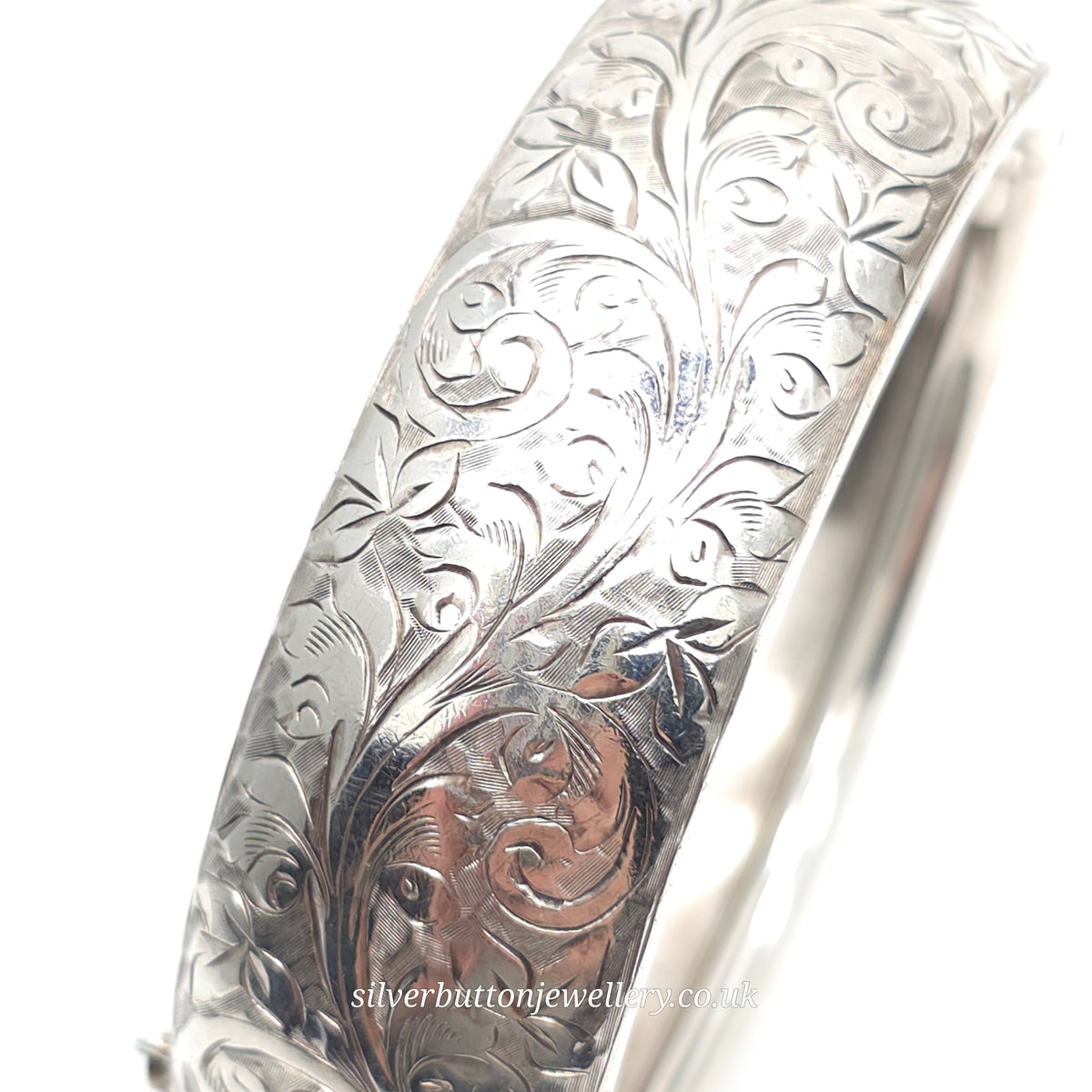 Sterling Silver Vintage 1940s Foliate Scrollwork Engraved Hinged Bangle