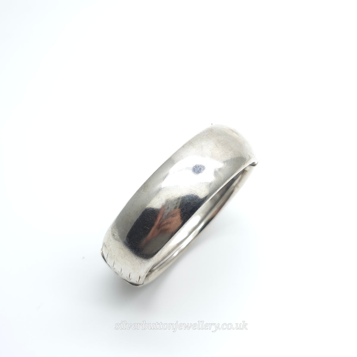 Sterling Silver Vintage 1940s Foliate Scrollwork Engraved Hinged Bangle