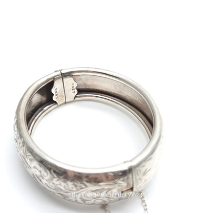 Sterling Silver Vintage 1940s Foliate Scrollwork Engraved Hinged Bangle