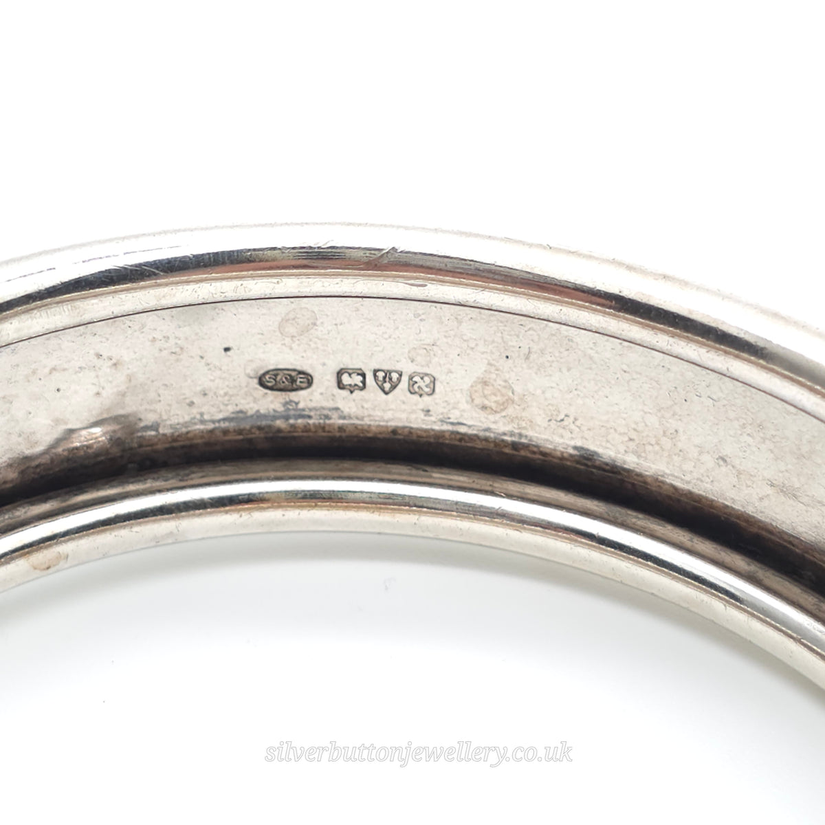 Sterling Silver Vintage 1940s Foliate Scrollwork Engraved Hinged Bangle