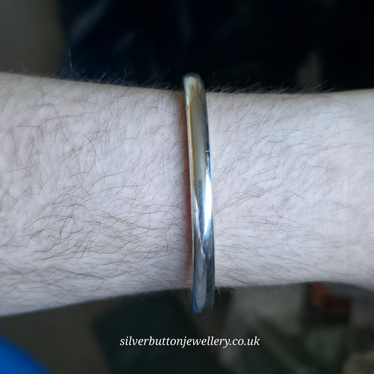 Sterling Silver Vintage Polished Medium Weight Hollow Tubular Pipe Bangle