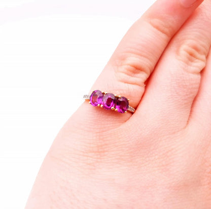 9ct yellow gold 3 Stone Amethyst and White stone shoulders Ring