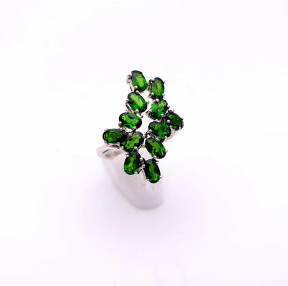 9ct White Gold Large and unusual design Green stone cluster ring