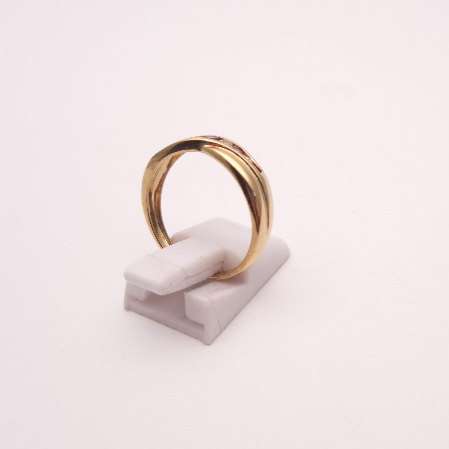 9ct yellow gold amethyst and cubic zirconia channel set wave ring
