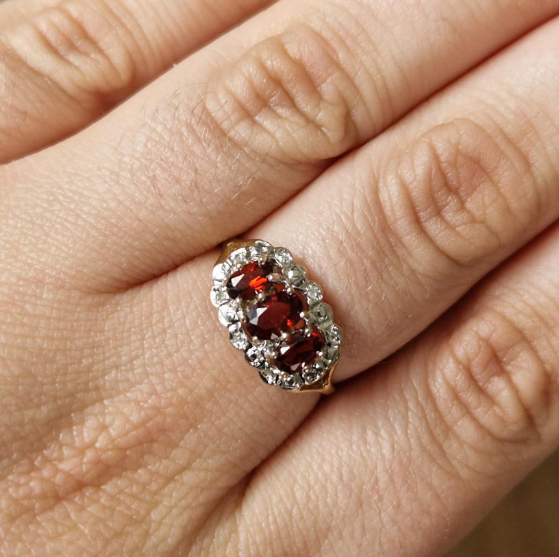 9ct yellow gold traditional 3 stone garnet and diamond ring