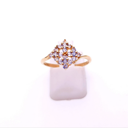 9ct yellow gold lilac stone Diamond shaped Ring