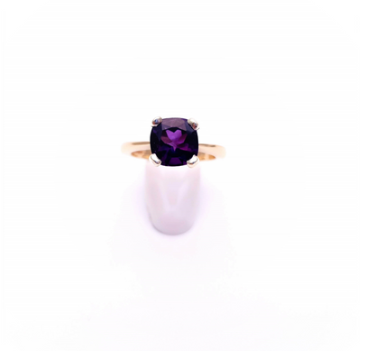 9ct yellow gold cushion cut amethyst solitaire ring