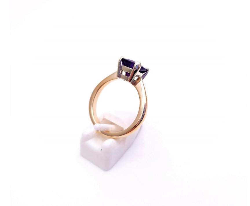 9ct yellow gold cushion cut amethyst solitaire ring
