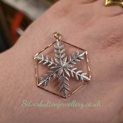 18ct Yellow Gold And Sterling Silver Vintage Large Openwork Snowflake Pendant