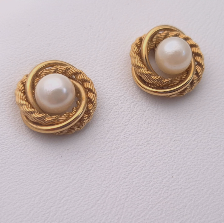 9ct yellow gold Pearl Swirl Stud Earrings